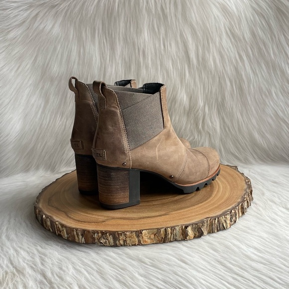 Sorel Addington waterproof leather heeled Chelsea boots - Picture 8 of 14